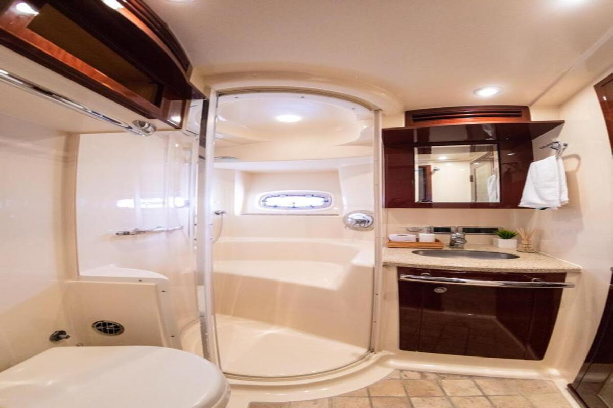 Elite Sea Ray Sundancer image 10
