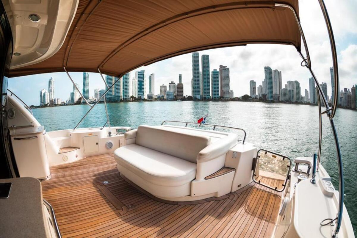 Elite Sea Ray Sundancer image 5