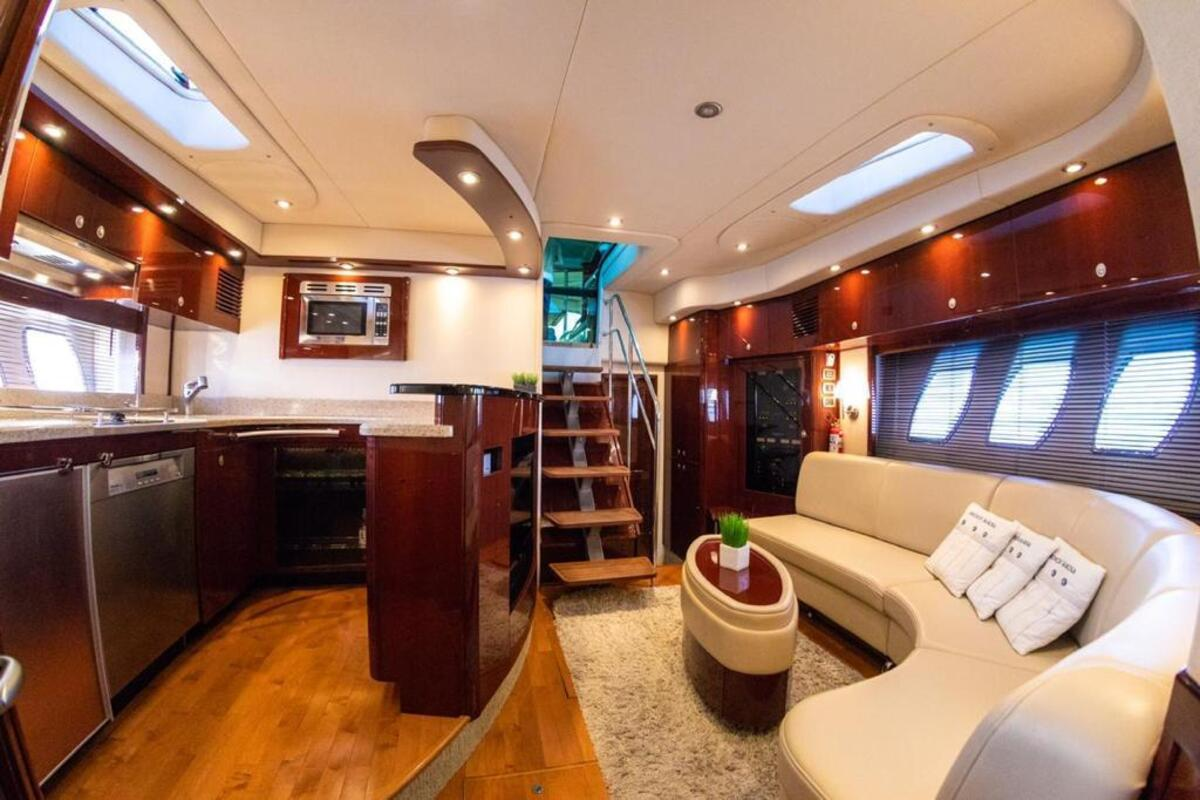 Elite Sea Ray Sundancer image 7
