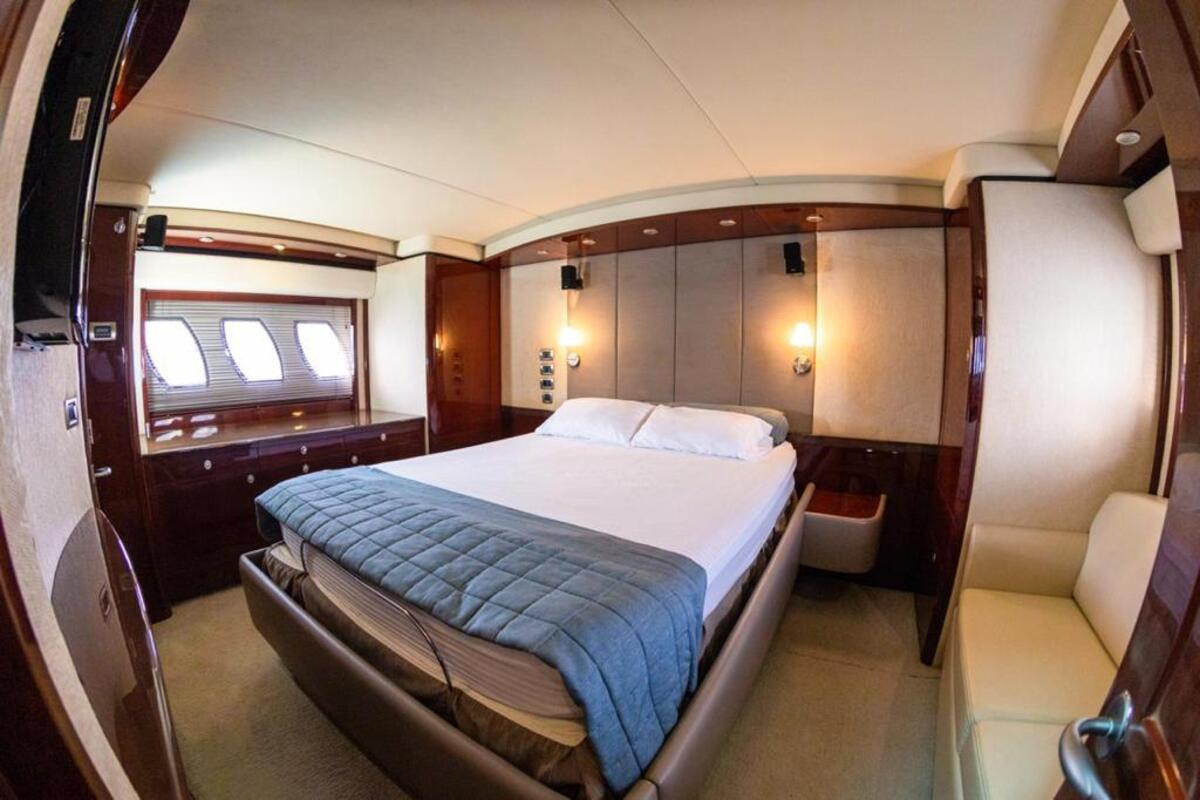 Elite Sea Ray Sundancer image 8