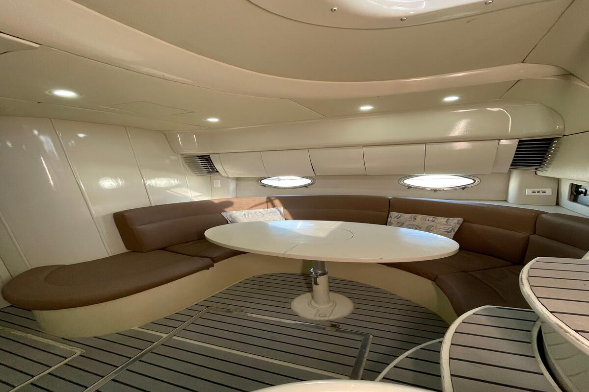 Elite Fairline Luxury Yacht image 3