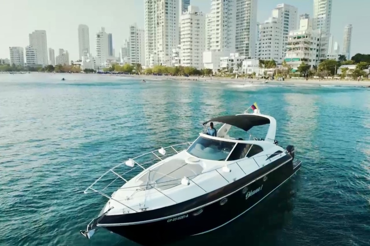 Elite Fairline Luxury Yacht image 5