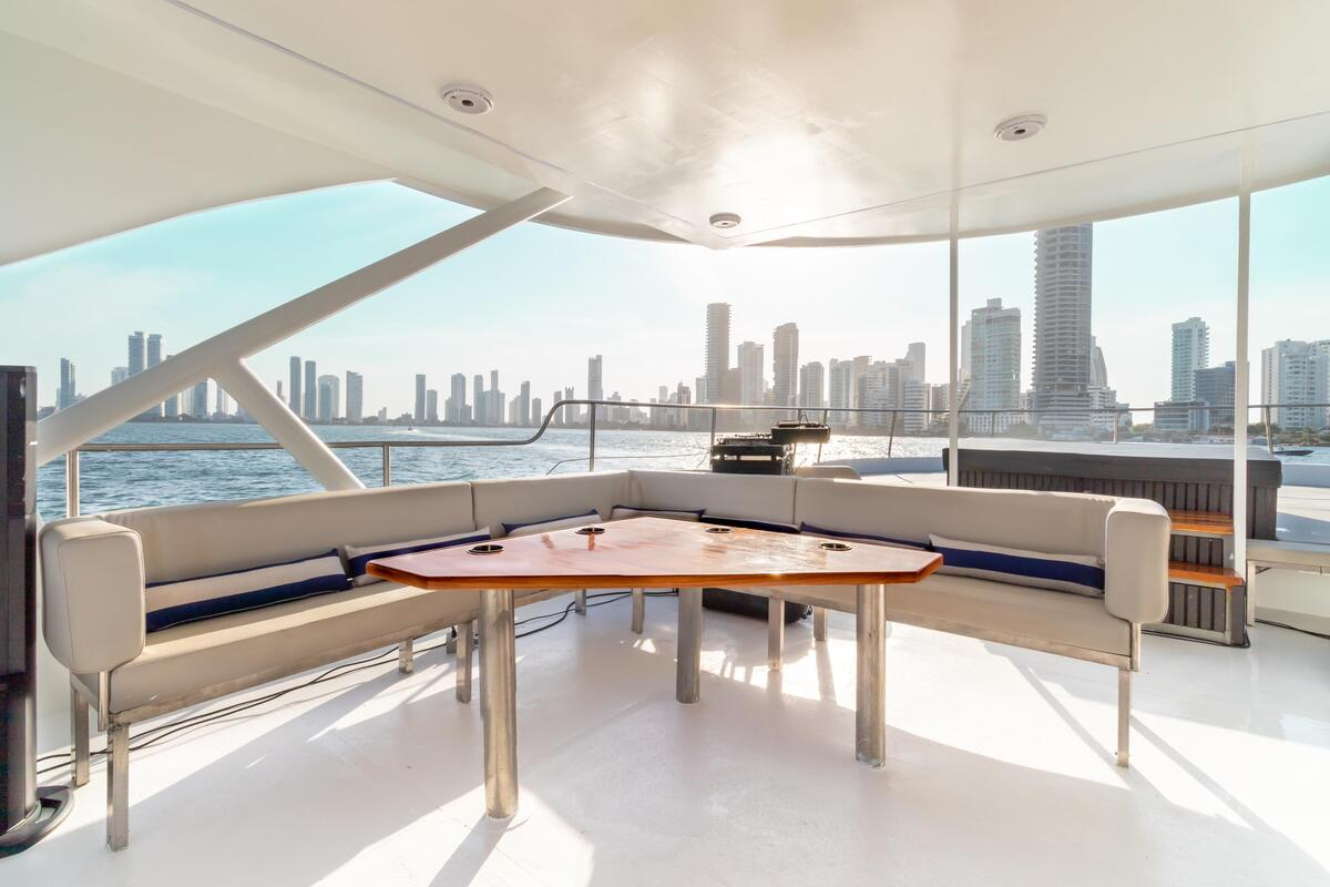 Elite Mavi Soul  Power Catamaran image 4