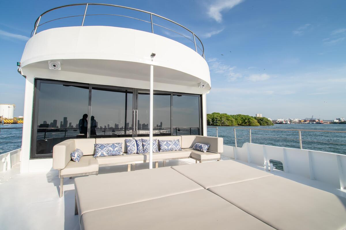 Elite Mavi Soul  Power Catamaran image 9