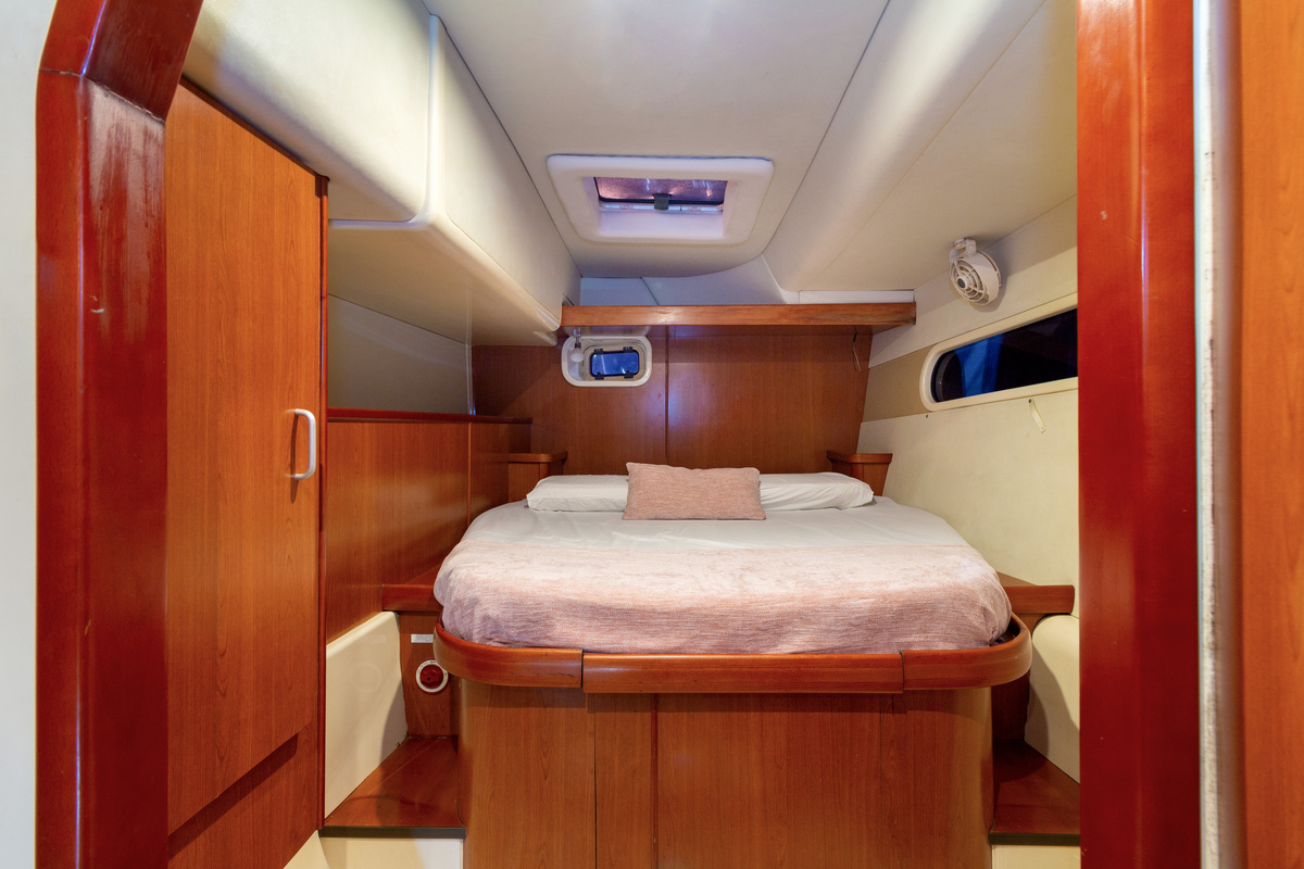 Elite Hope  Power Catamaran image 10