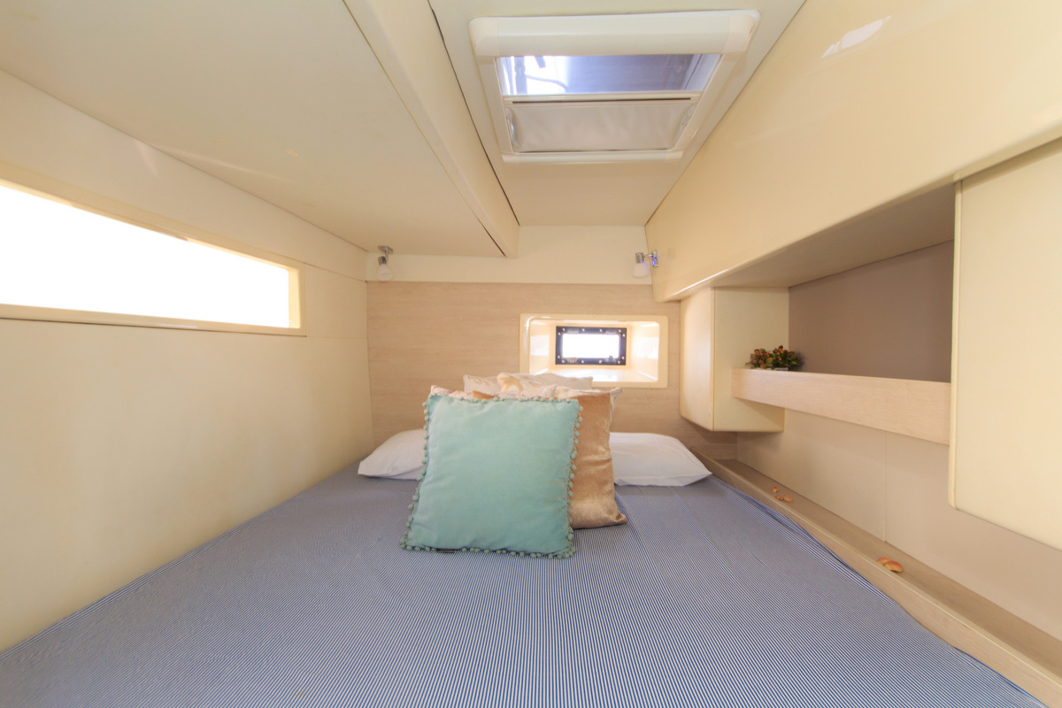 Elite New Horizon Power Catamaran image 9