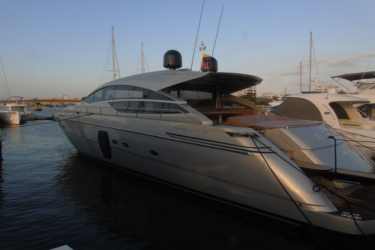 Elite Pershing Macan image 1