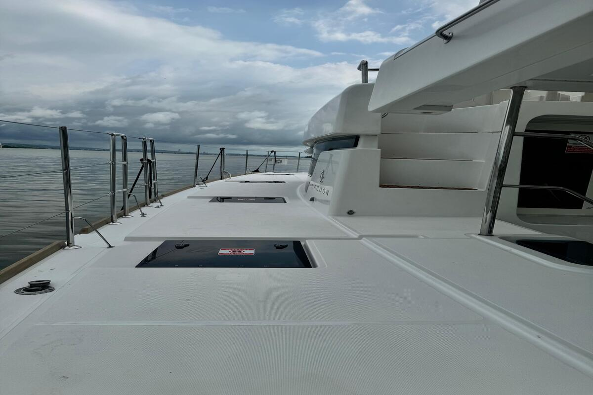 Elite Sea Warrior Power Catamaran image 9