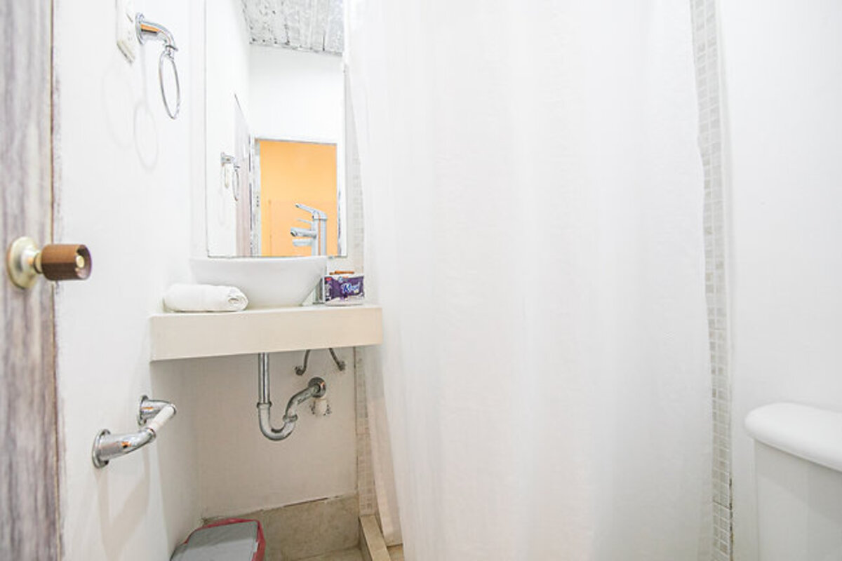 Charming 3 Bedroom in the Old City image 1