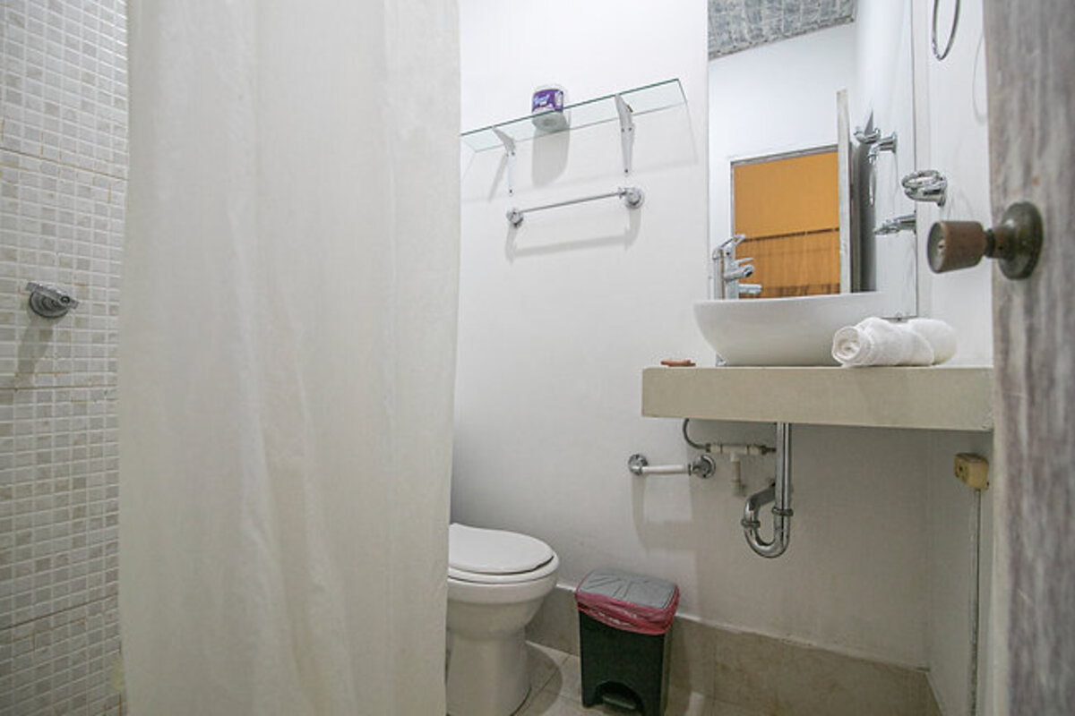 Charming 3 Bedroom in the Old City image 2