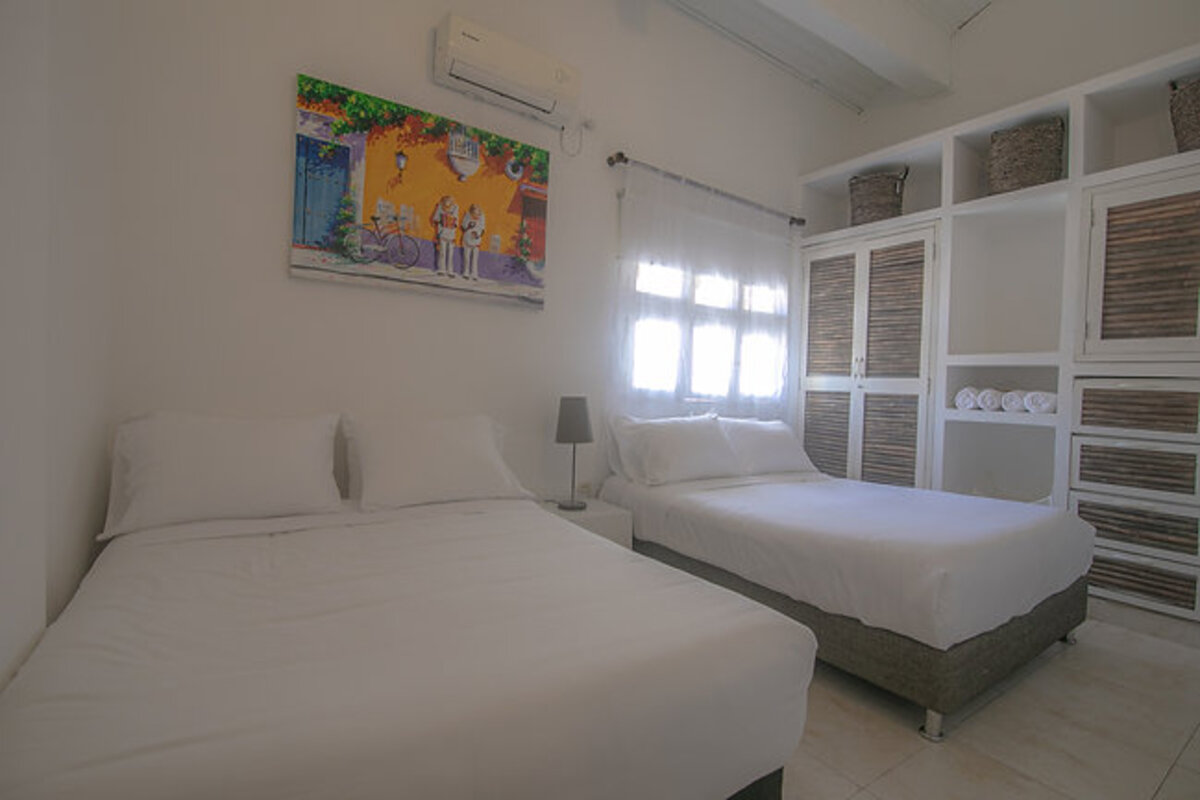 Charming 3 Bedroom in the Old City image 3