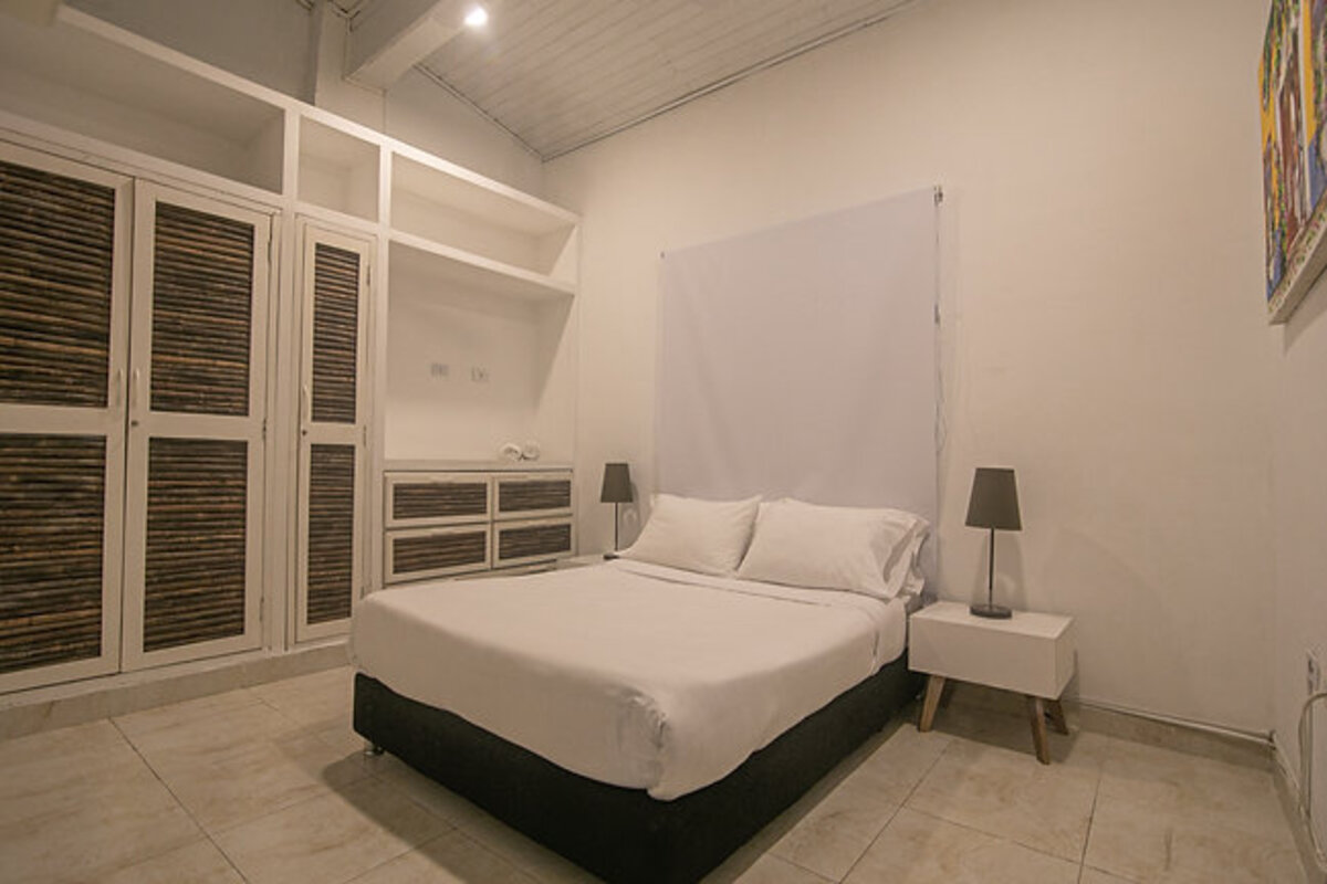 Charming 3 Bedroom in the Old City image 5