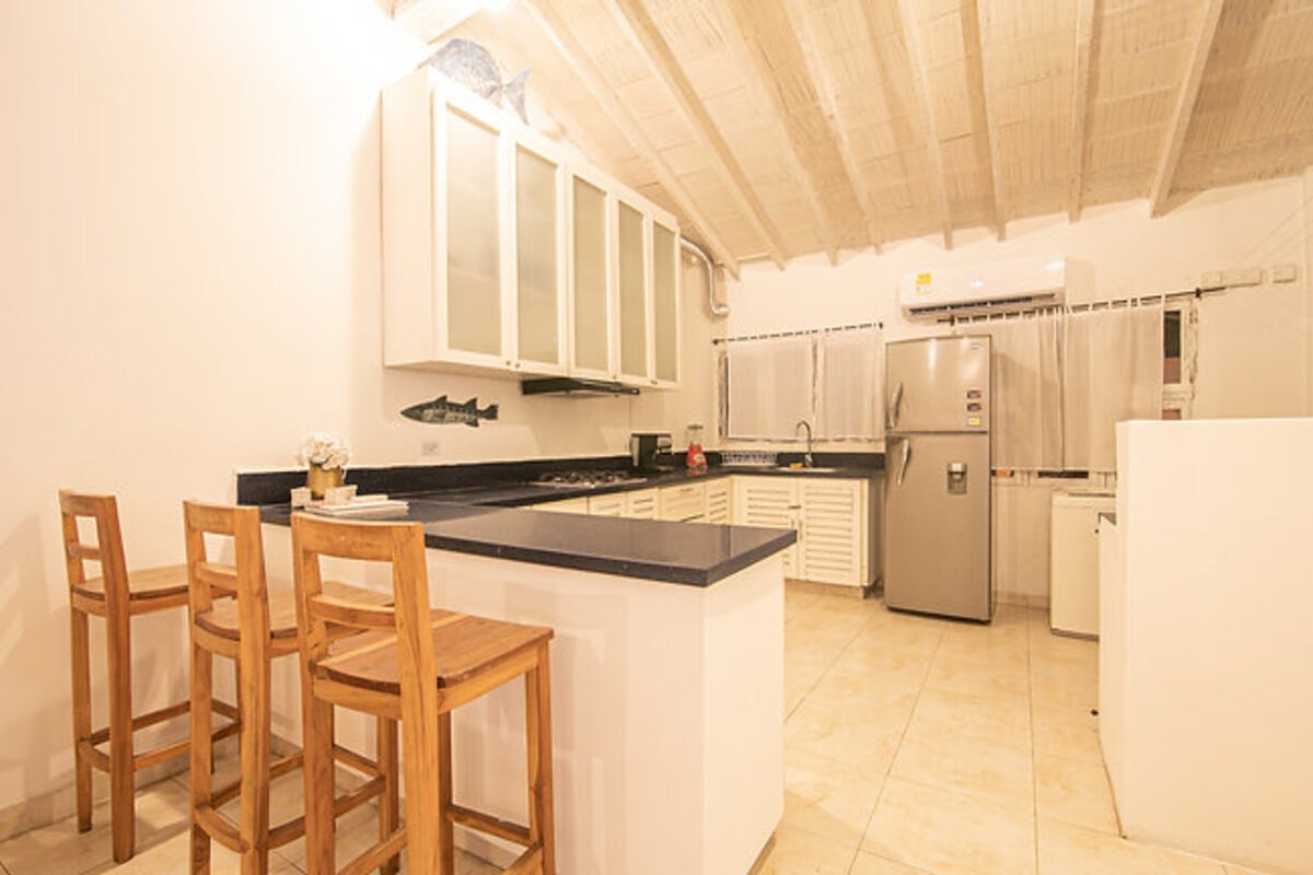 Charming 3 Bedroom in the Old City image 8