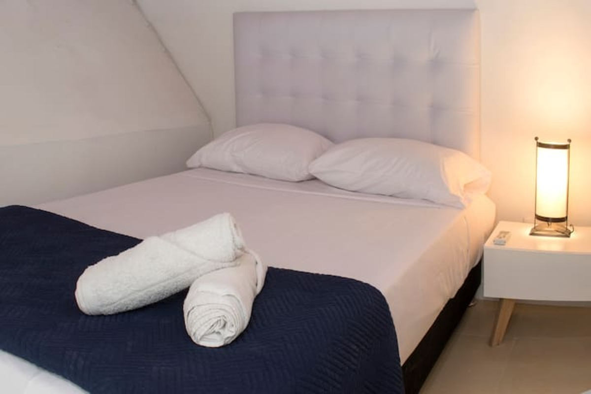 Beautiful 3 Bedroom Old City House image 3