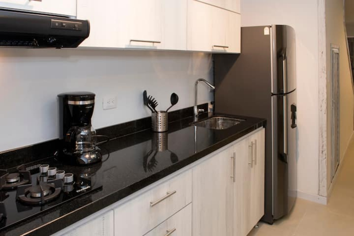 Beautiful 3 Bedroom Old City House image 4