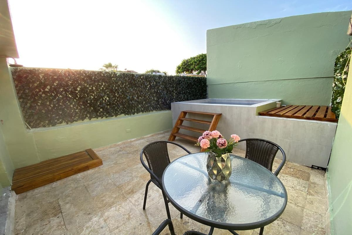 Beautiful 3 Bedroom Old City House image 8