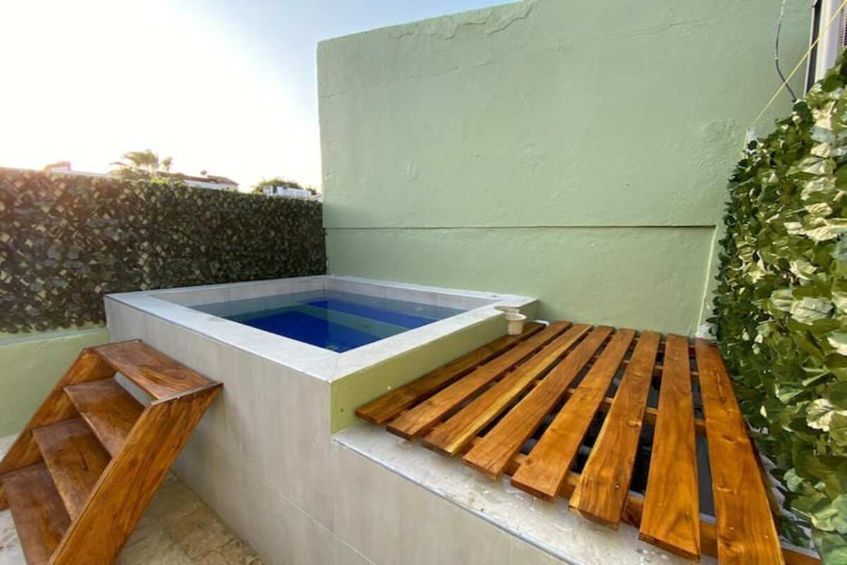 Beautiful 3 Bedroom Old City House image 9