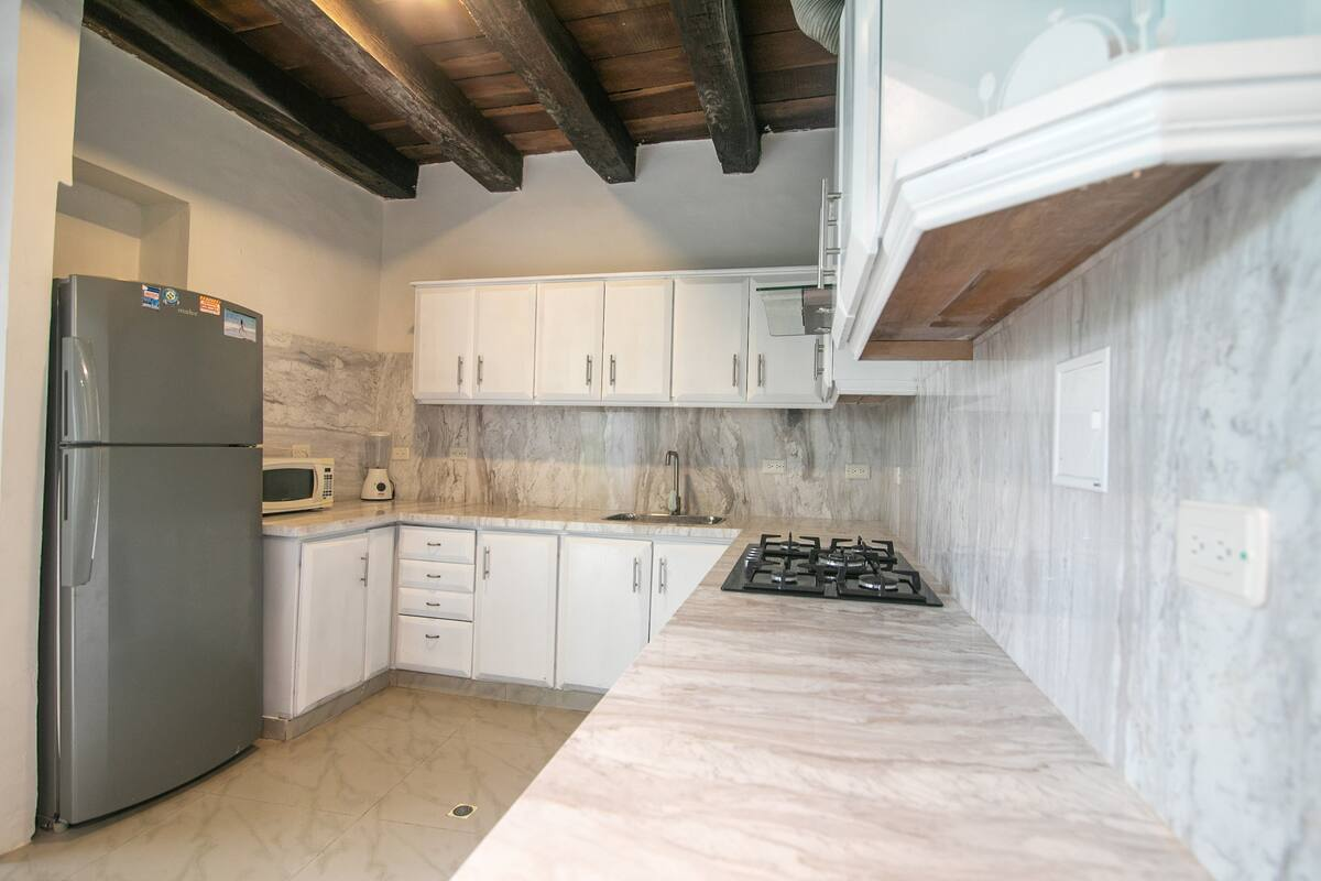 4 Bedroom Old City Beautiful House image 6