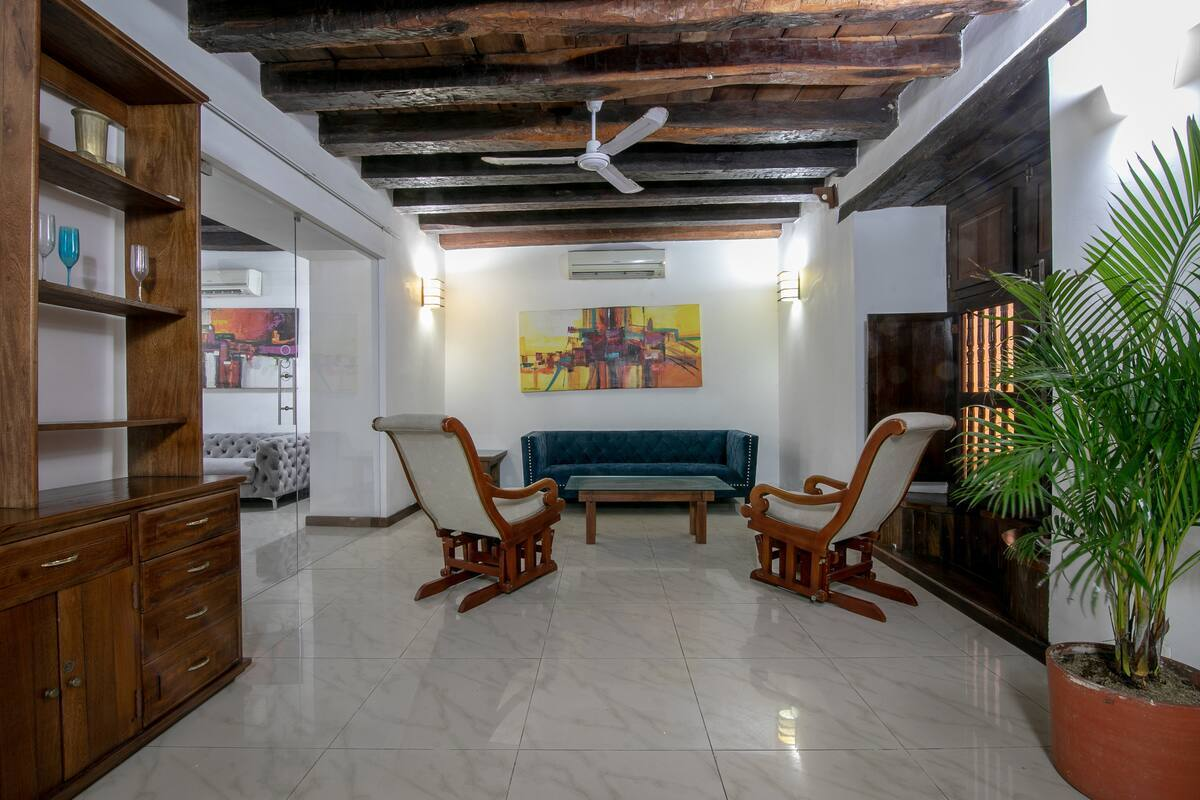 4 Bedroom Old City Beautiful House image 7