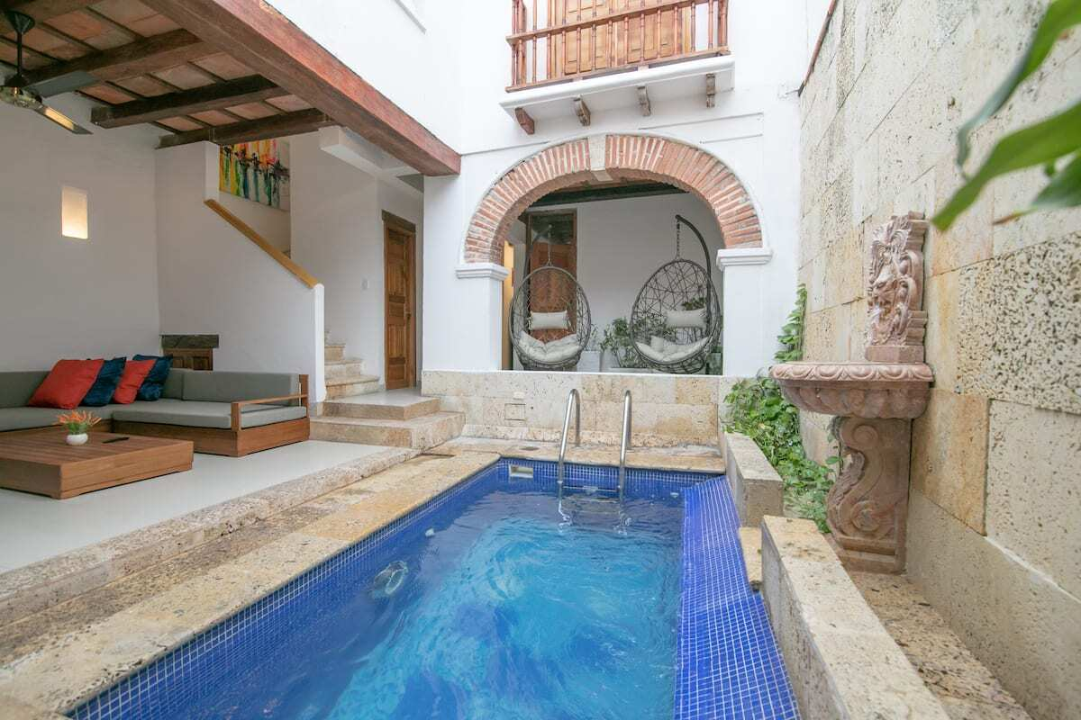 4 BR Luxury Mansion in Best Location image 9
