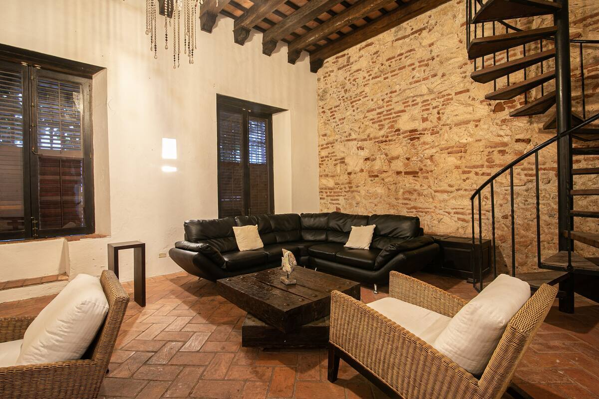 Old City 4 Bedroom Mansion image 8