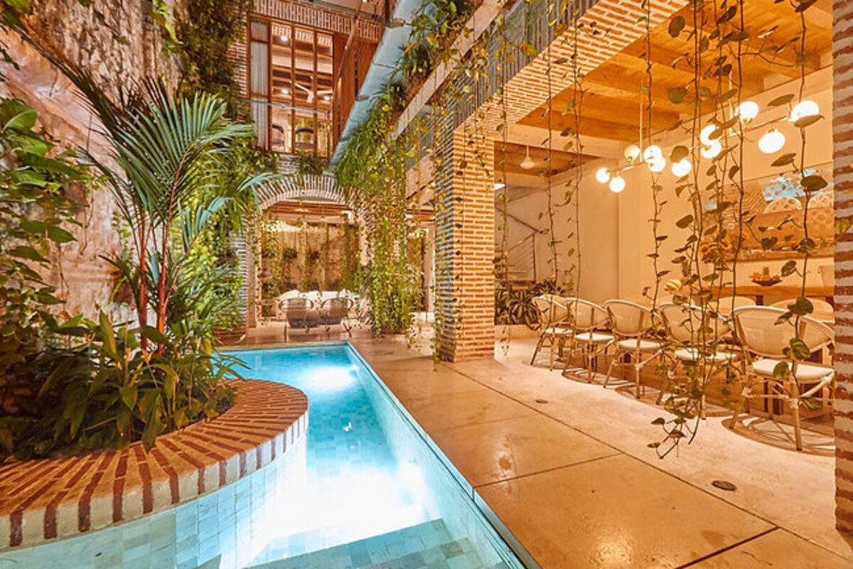 4 Bedroom Luxury Villa in Old City image 9