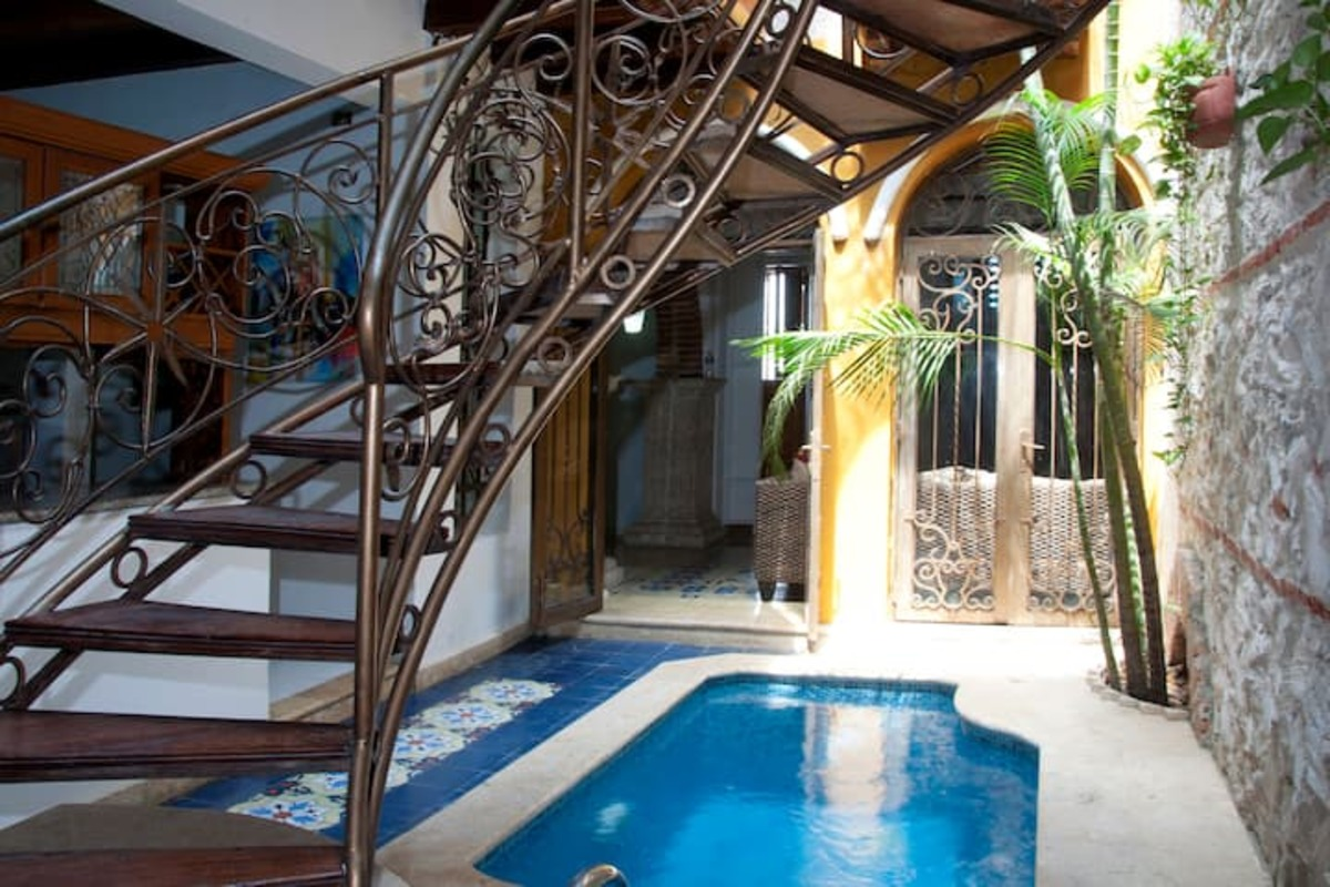 Beautiful Old City 6 Bedroom House image 9
