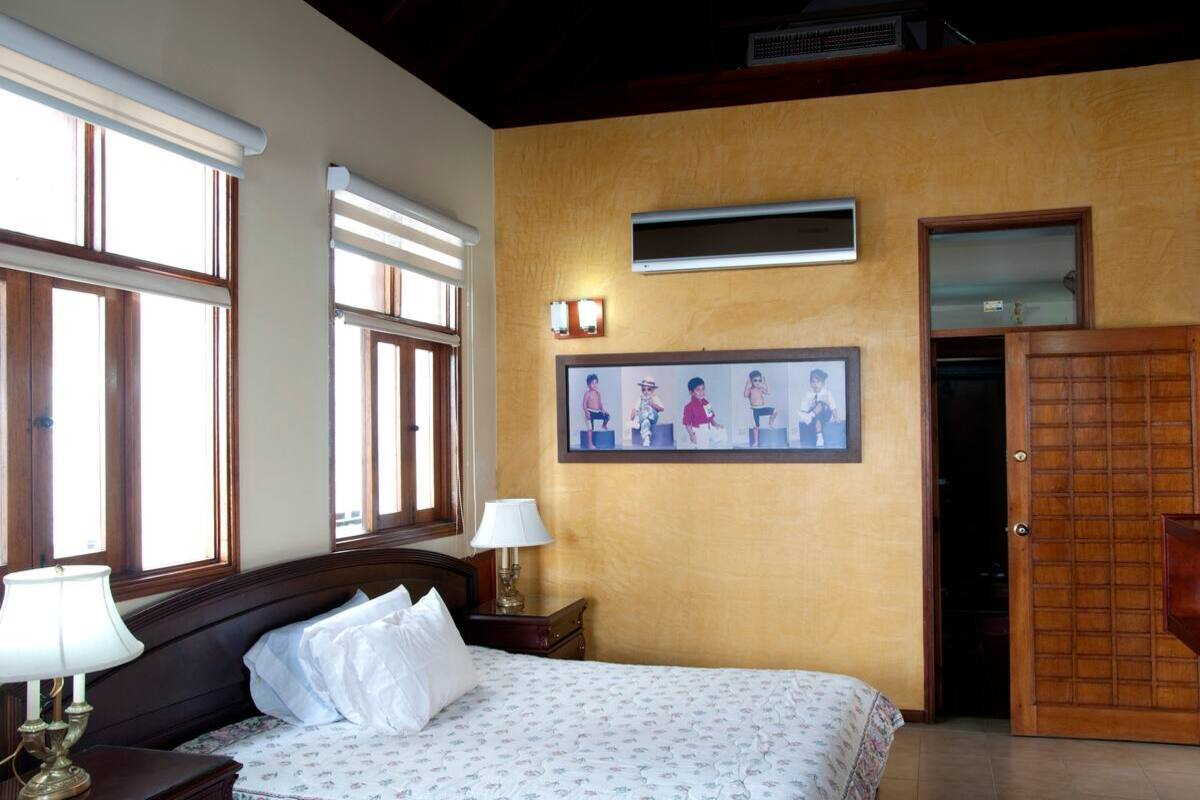 7 Bedroom Mansion in Bocagrande image 10