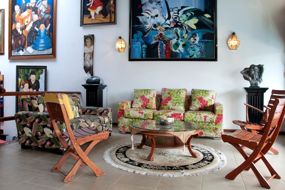 7 Bedroom Mansion in Bocagrande image 3