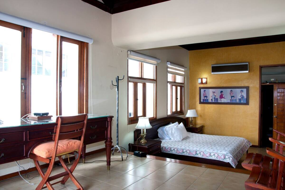 7 Bedroom Mansion in Bocagrande image 9