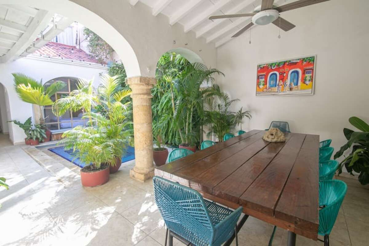 Spectacular 6 Bedroom House in Old City image 5