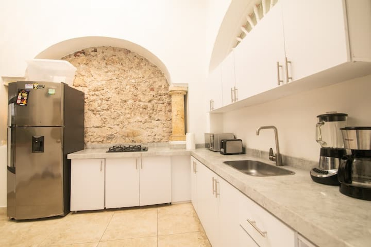Spectacular 6 Bedroom House in Old City image 6
