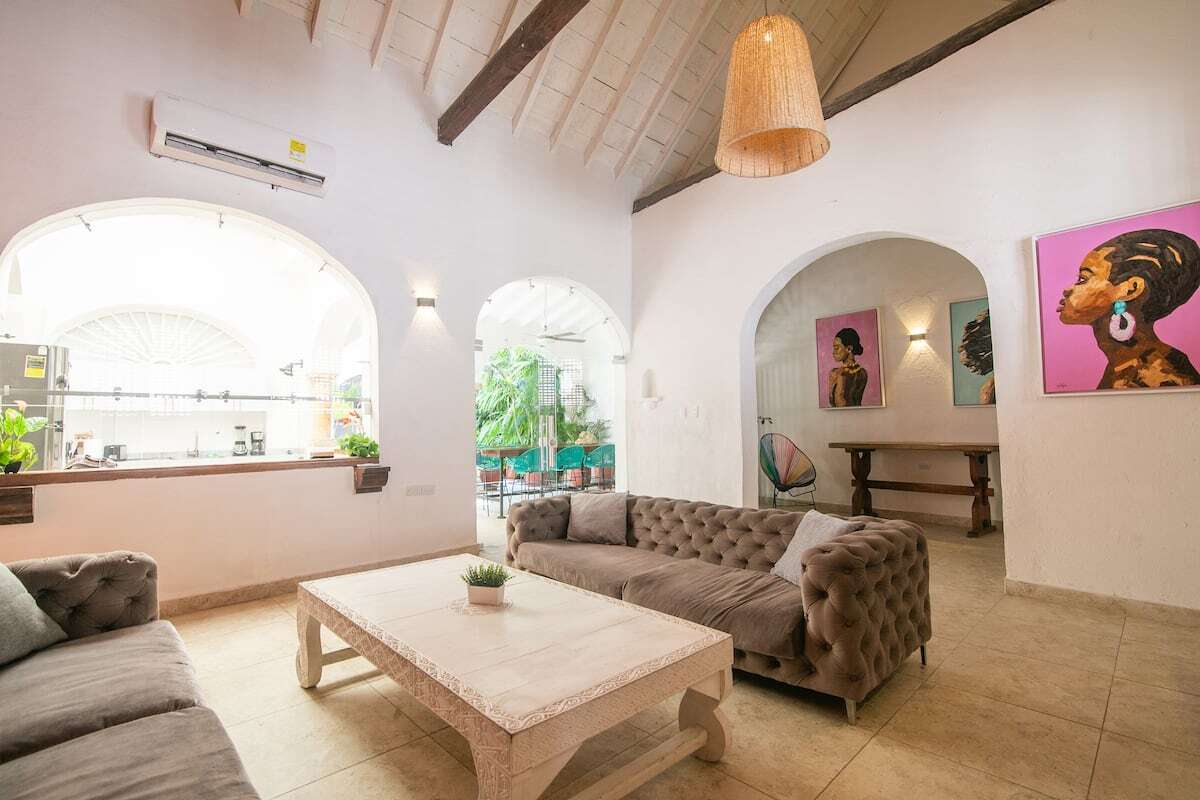 Spectacular 6 Bedroom House in Old City image 8