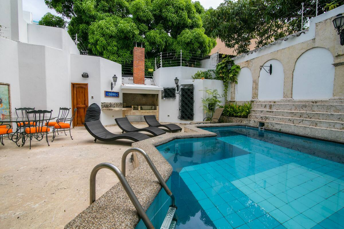 Beautiful 6 BR Mansion in Bocagrande image 10