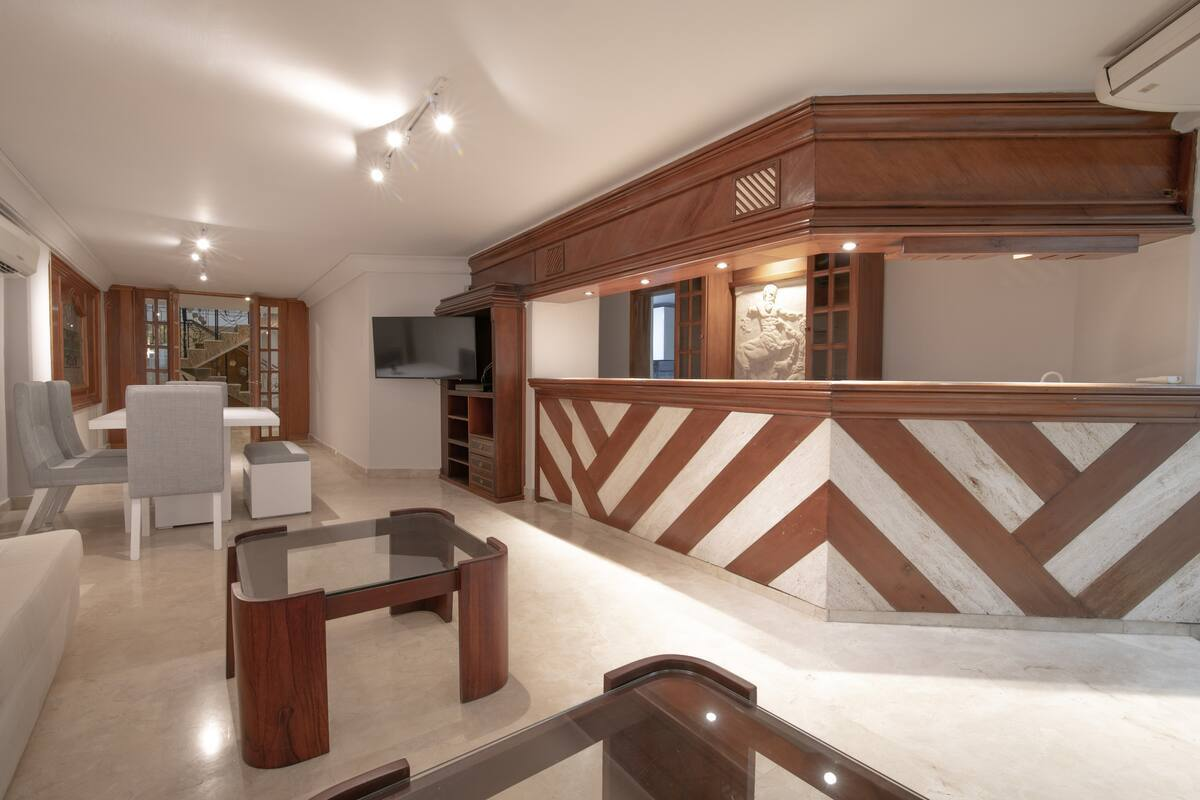 Beautiful 6 BR Mansion in Bocagrande image 7