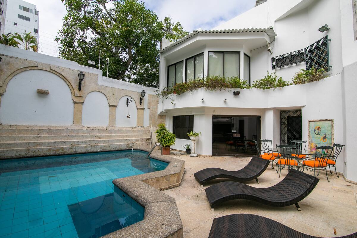 Beautiful 6 BR Mansion in Bocagrande image 9