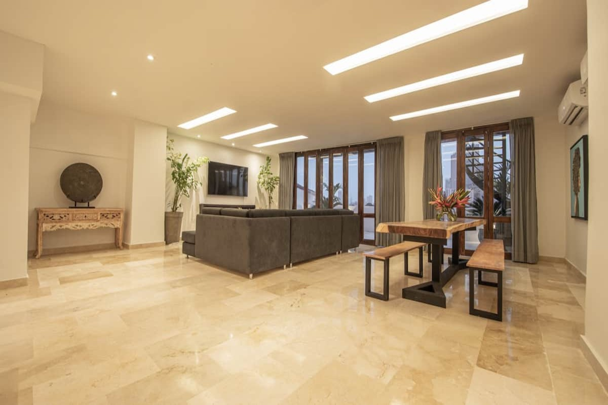 Modern 7 Bedroom Mansion in Old City image 5