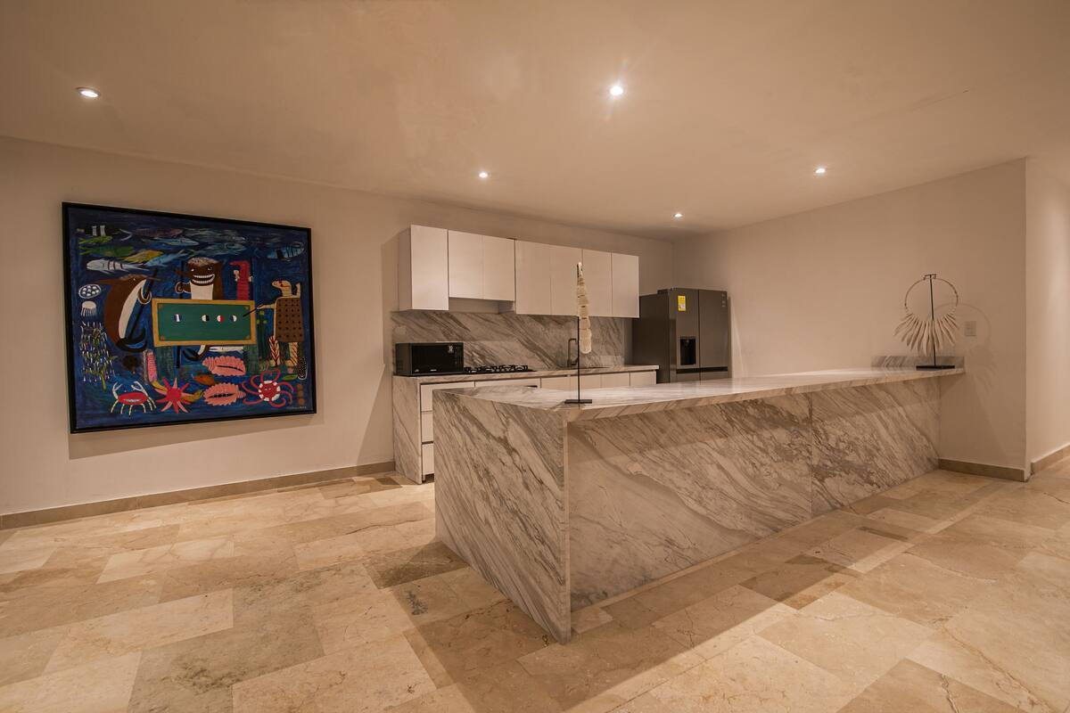 Modern 7 Bedroom Mansion in Old City image 6