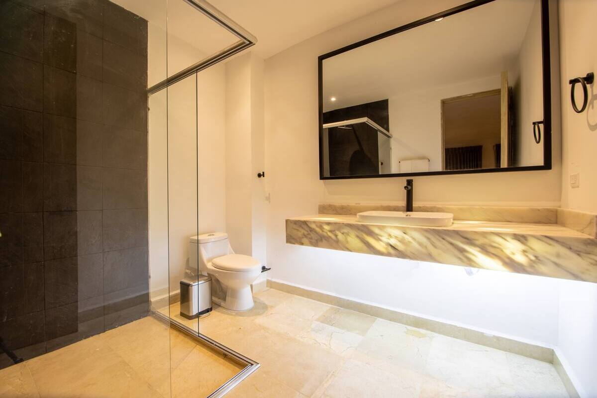Modern 7 Bedroom Mansion in Old City image 9