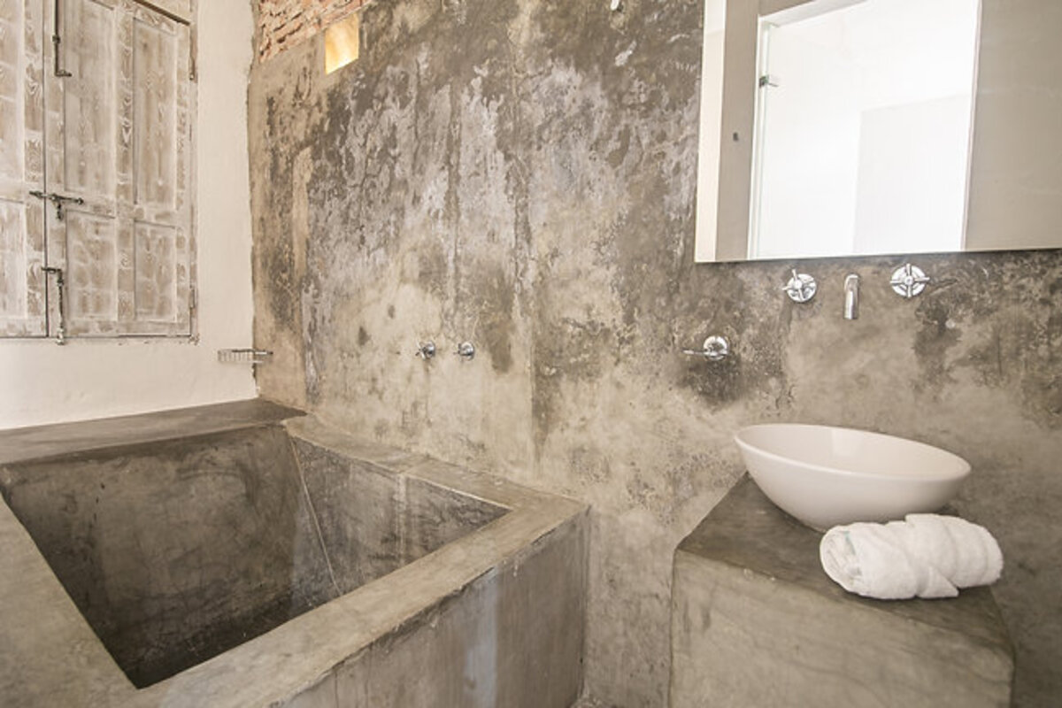 Old City 5 Bedroom Mansion image 2