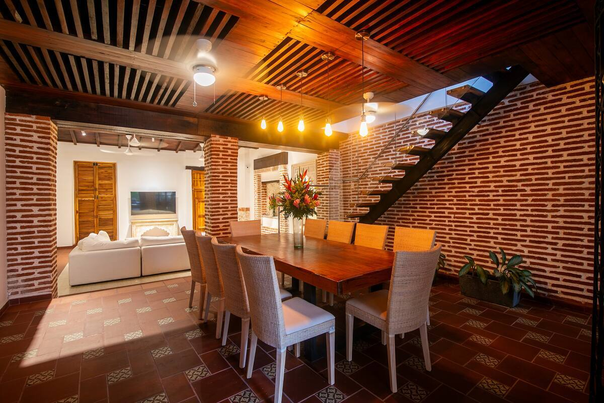 Luxury 5 Bdrm Villa Walled City/Getsemani image 4