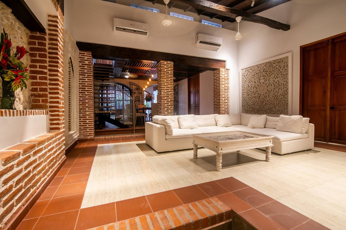 Luxury 5 Bdrm Villa Walled City/Getsemani image 7