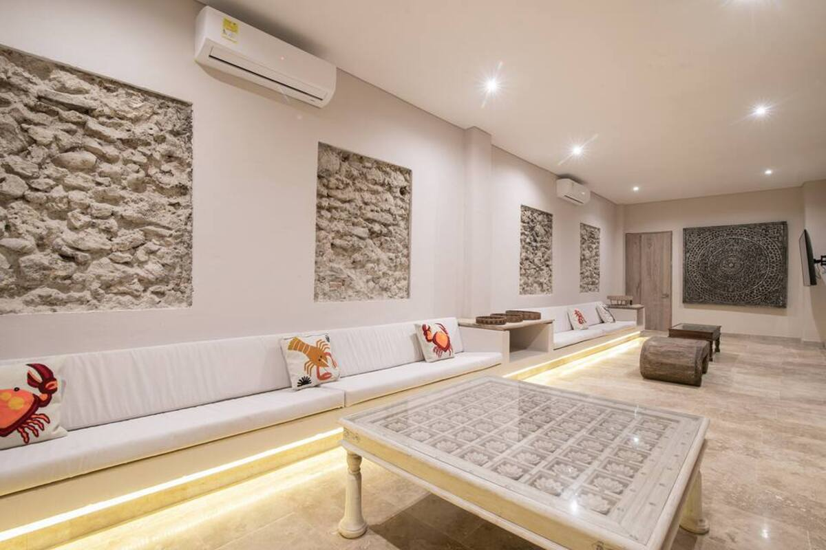 7 Bedroom Luxury Villa in Walled City image 5