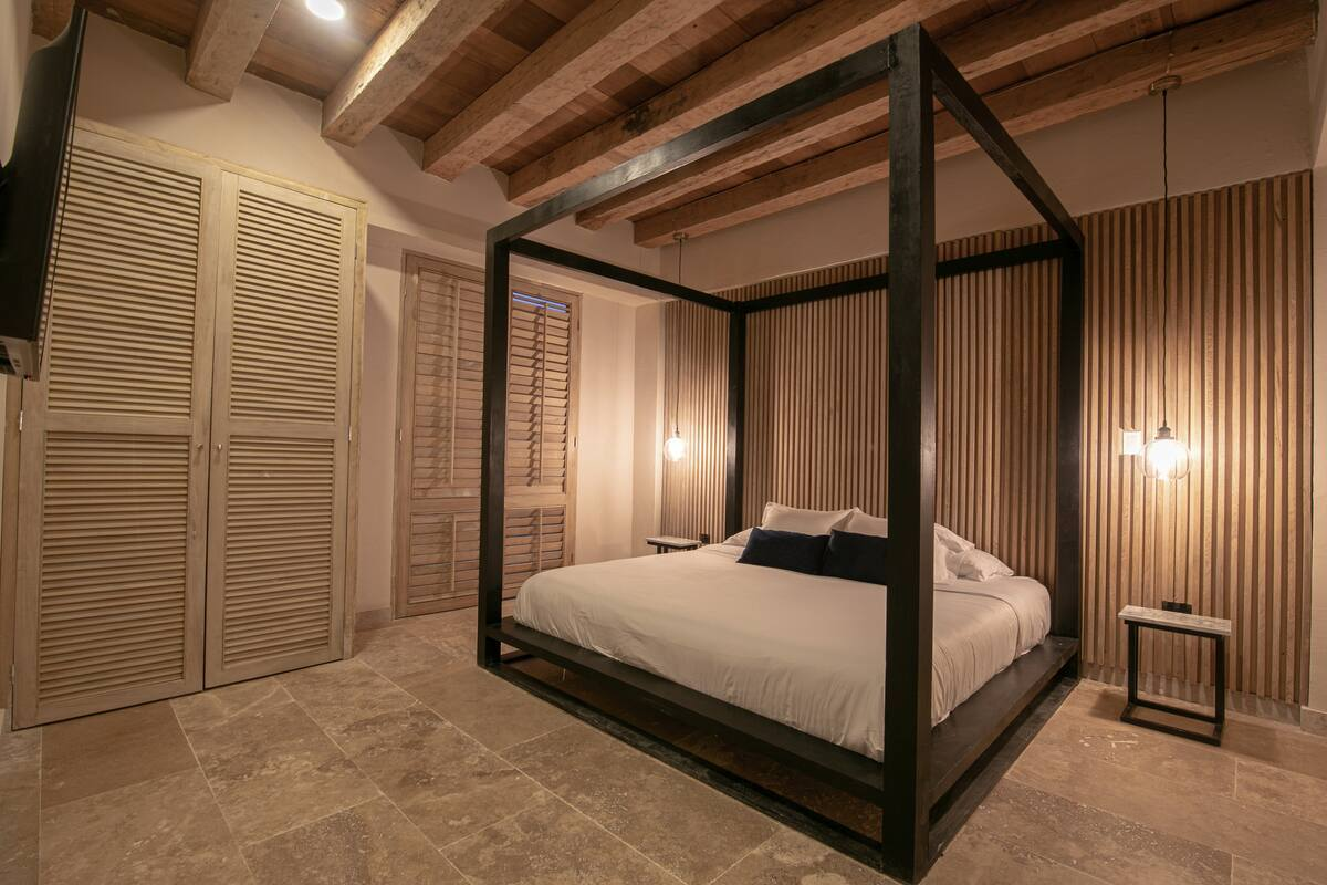 7 Bedroom Luxury Villa in Walled City image 9