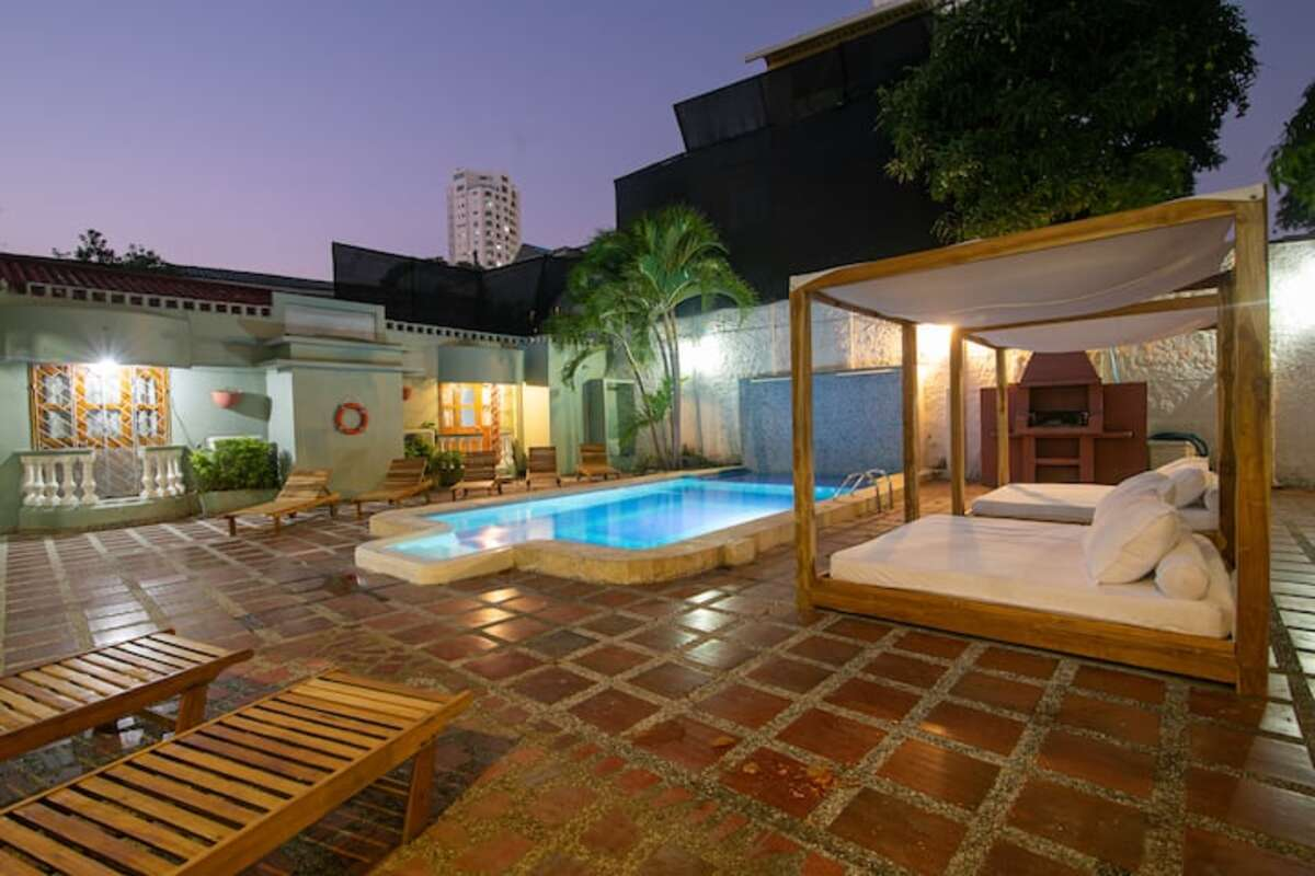 Beautiful 11 BR Mansion near Old City image 3