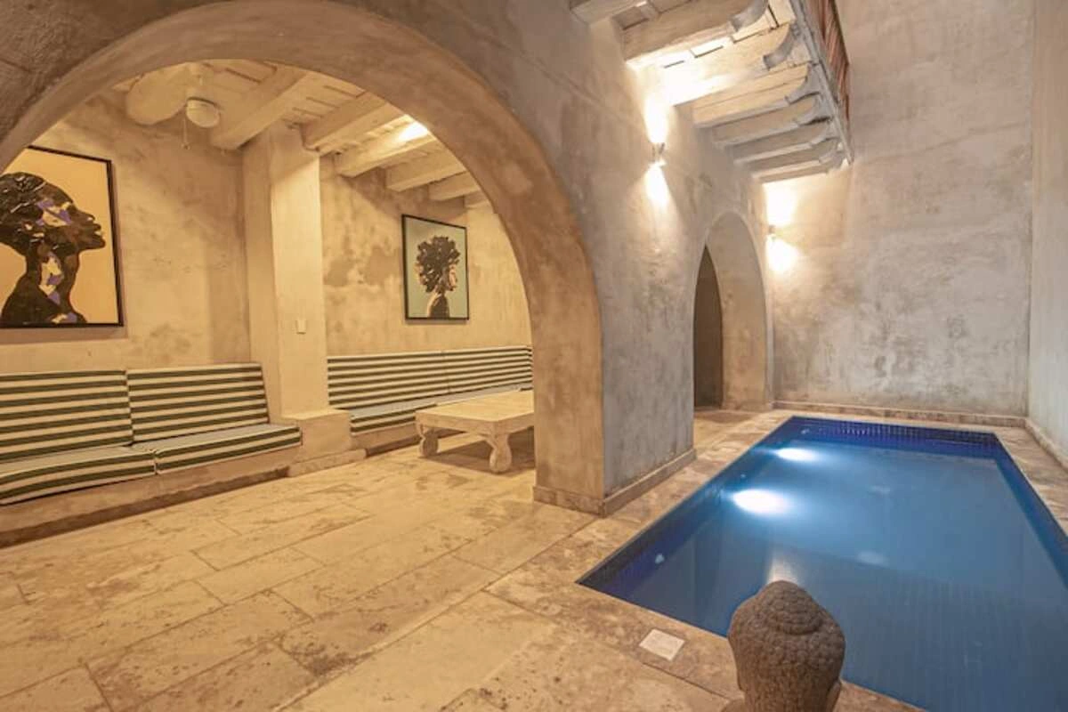 Luxury 8 Bedroom Mansion Old City image 1