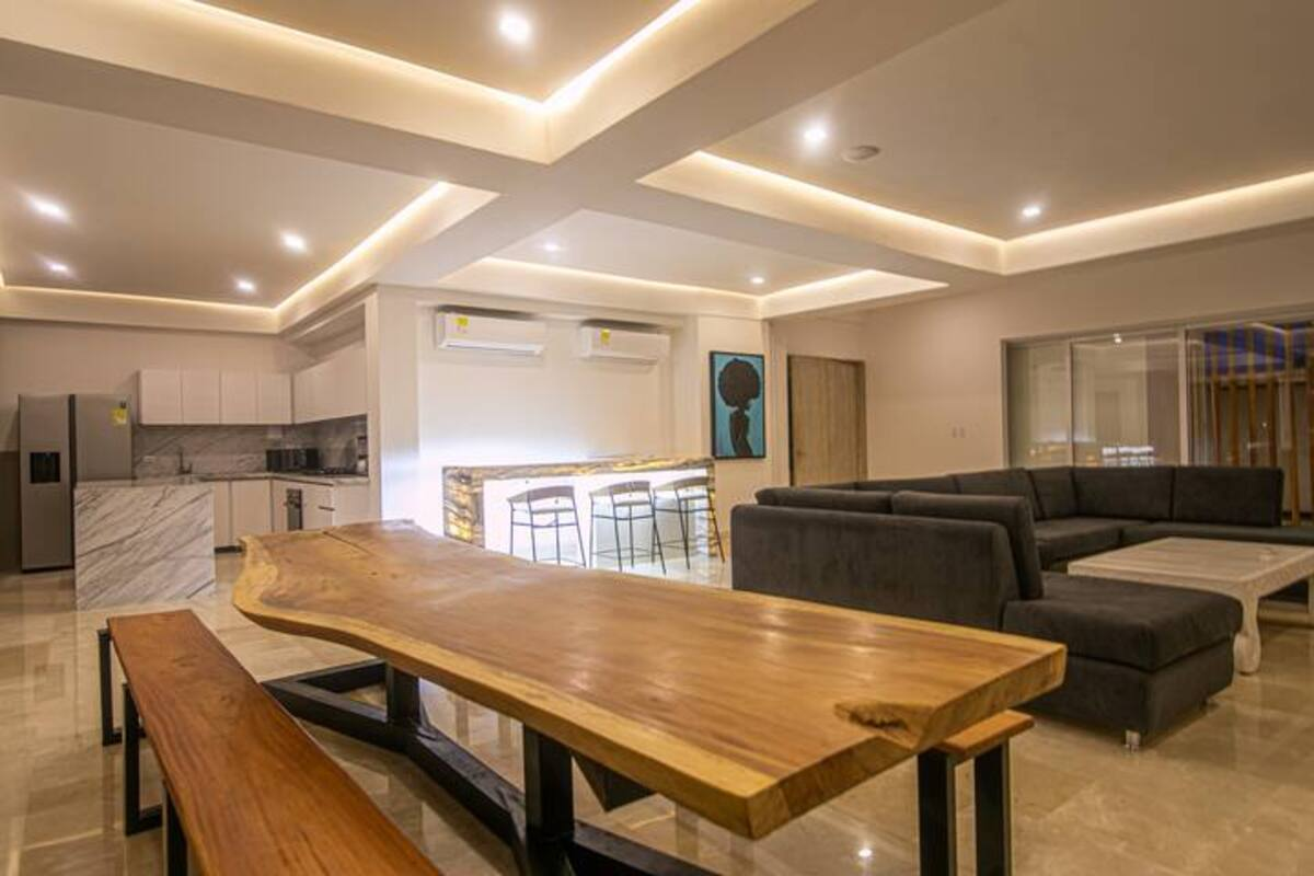 9 BR Clock Tower Apt with Private Pool image 4