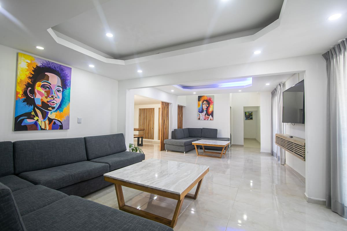 Beautiful 13 BR House in the Old City image 6