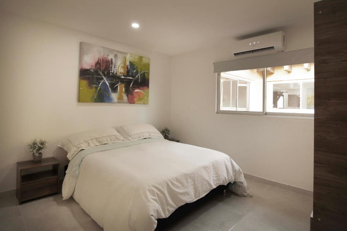 Beautiful 13 BR House in the Old City image 9