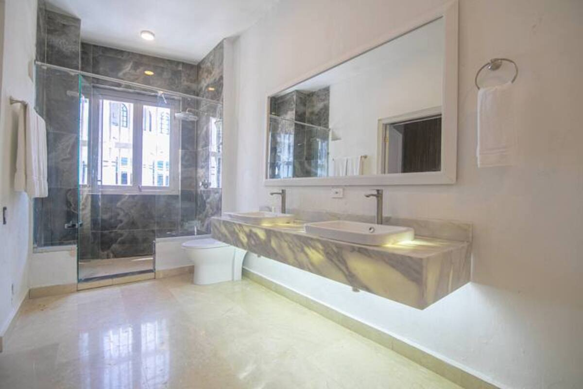 Luxury 18 Bedroom Villa in Old City image 10